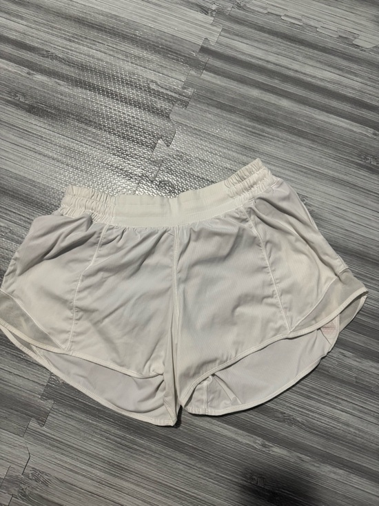 lululemon athletica Pants - Lululemon Hotty Hot Low Rise 4” Women's Shorts